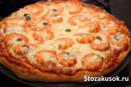 Пицца с креветками и сыром моцарелла